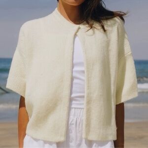 DAILY DRILLS CREAM SHORT SLEEVE SWEATER